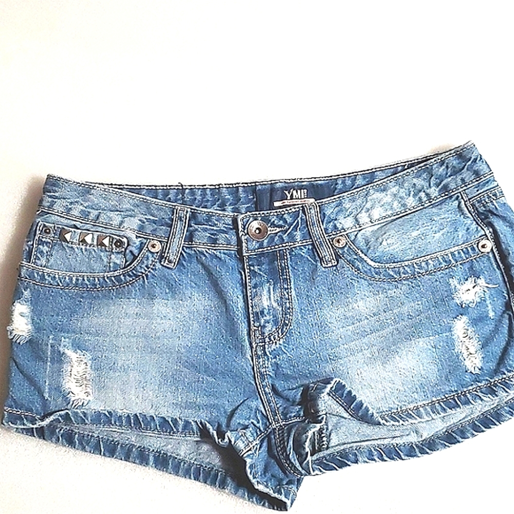 YMI Size 7 Distressed Jean Shorts